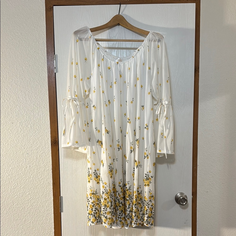 Siren Lily Floral Long Sleeve Dress in White and Yellow